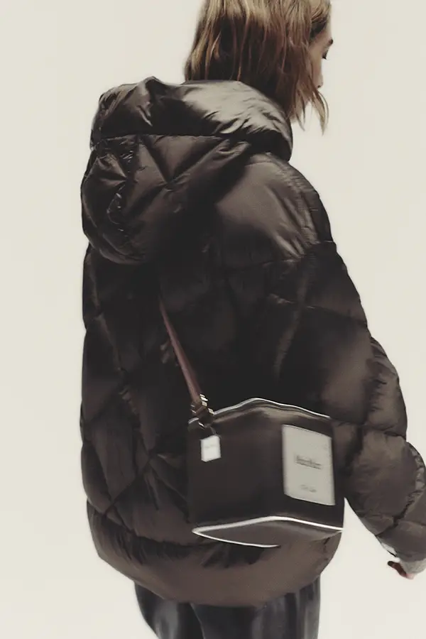 Gallery The Cube 003 Max Mara